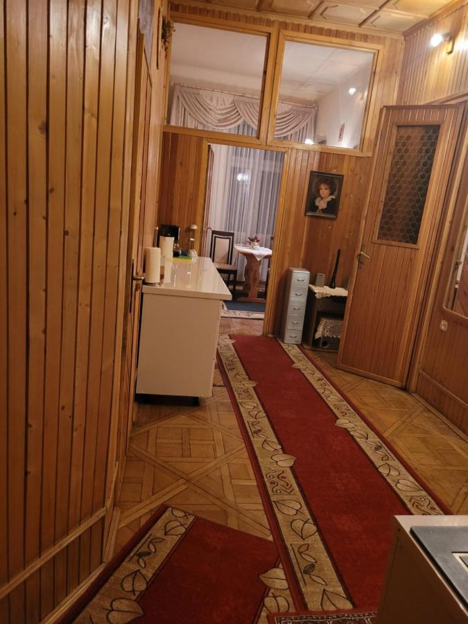 Pokoje Goscinne Victoria Krasków Exteriör bild