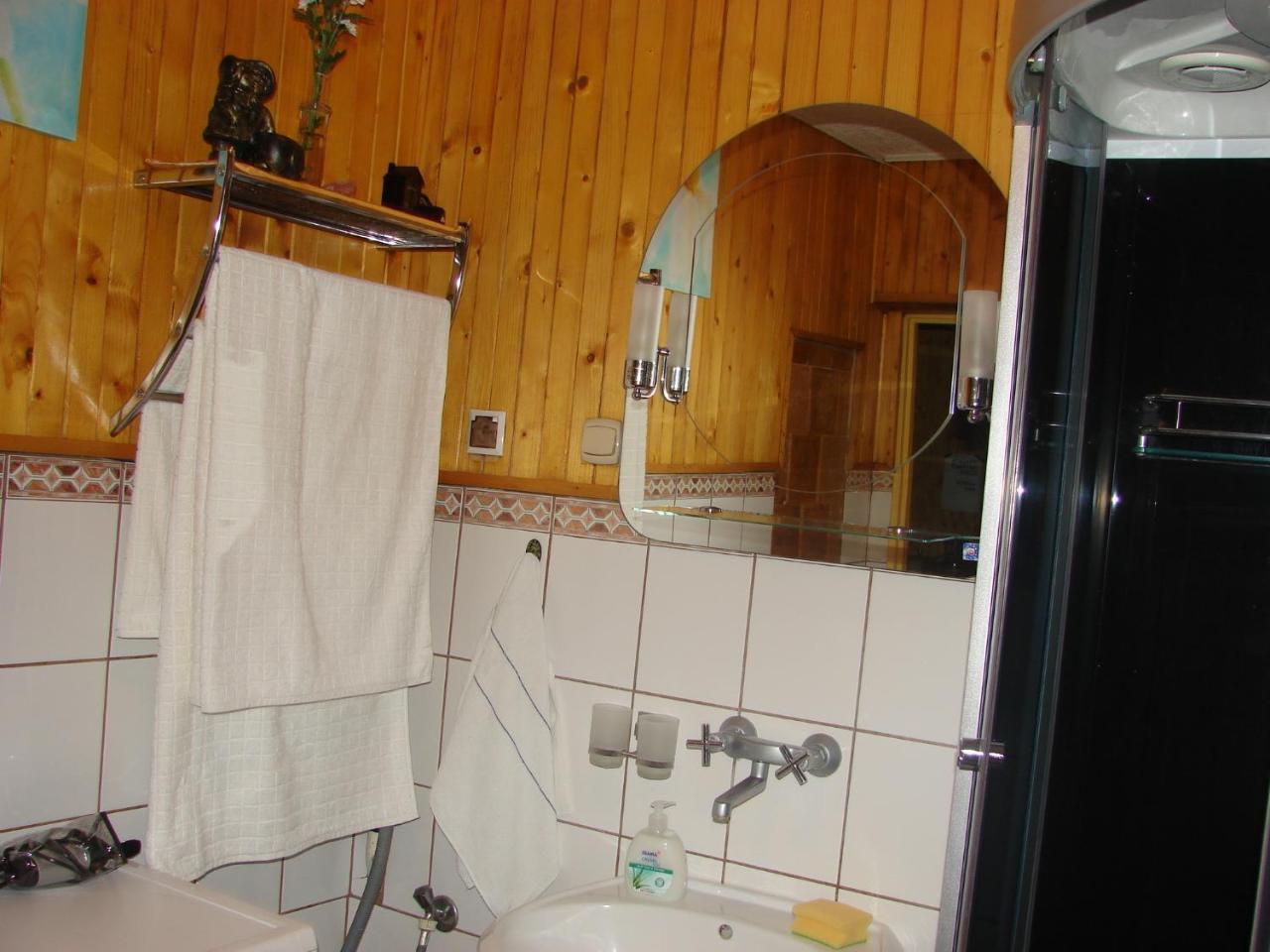 Pokoje Goscinne Victoria Krasków Exteriör bild